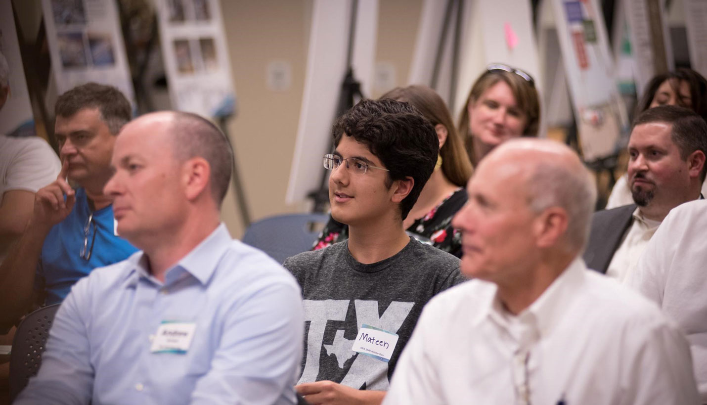 Community members and Master Plan project team members listen to the vision for Austin's "airport of the future". - ABIA 2040 Master Plan Project Team